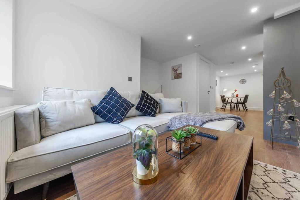 Holiday Home Sleep 8 Central London 9Elms Dış mekan fotoğraf