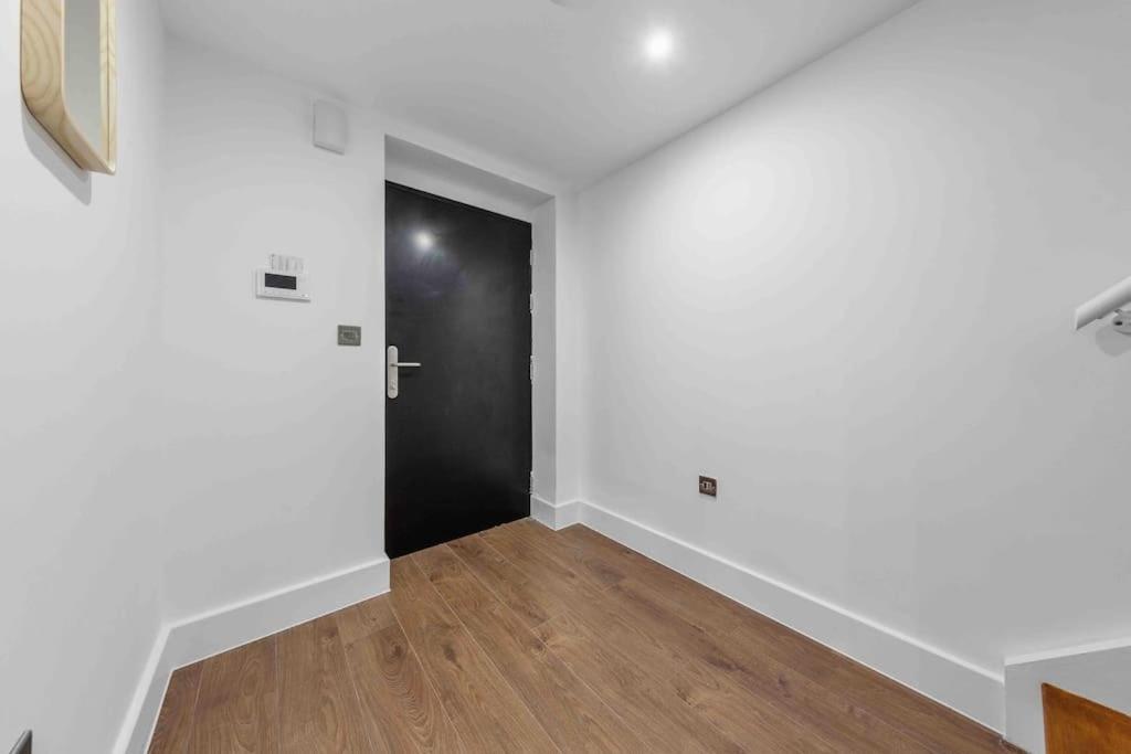 Holiday Home Sleep 8 Central London 9Elms Dış mekan fotoğraf