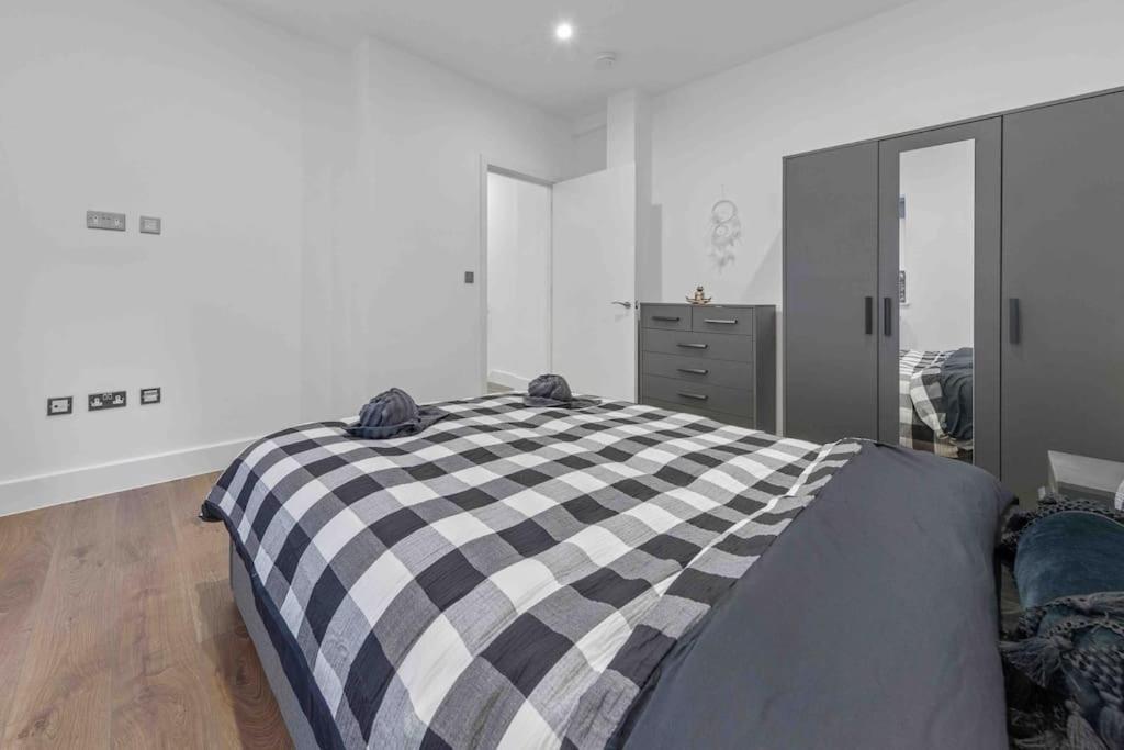 Holiday Home Sleep 8 Central London 9Elms Dış mekan fotoğraf