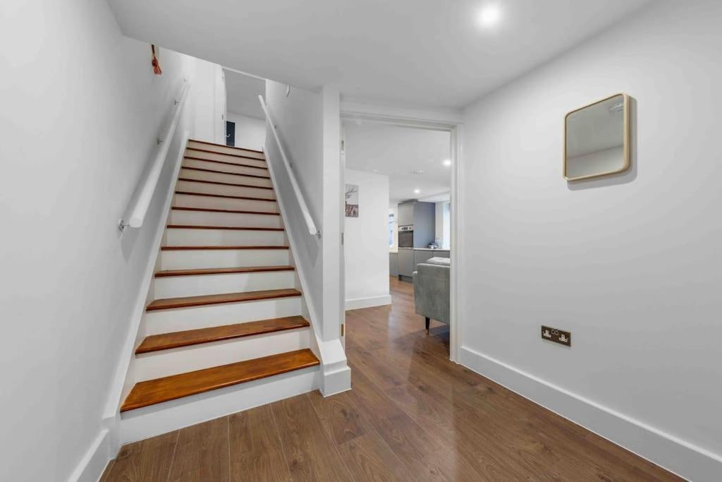 Holiday Home Sleep 8 Central London 9Elms Dış mekan fotoğraf