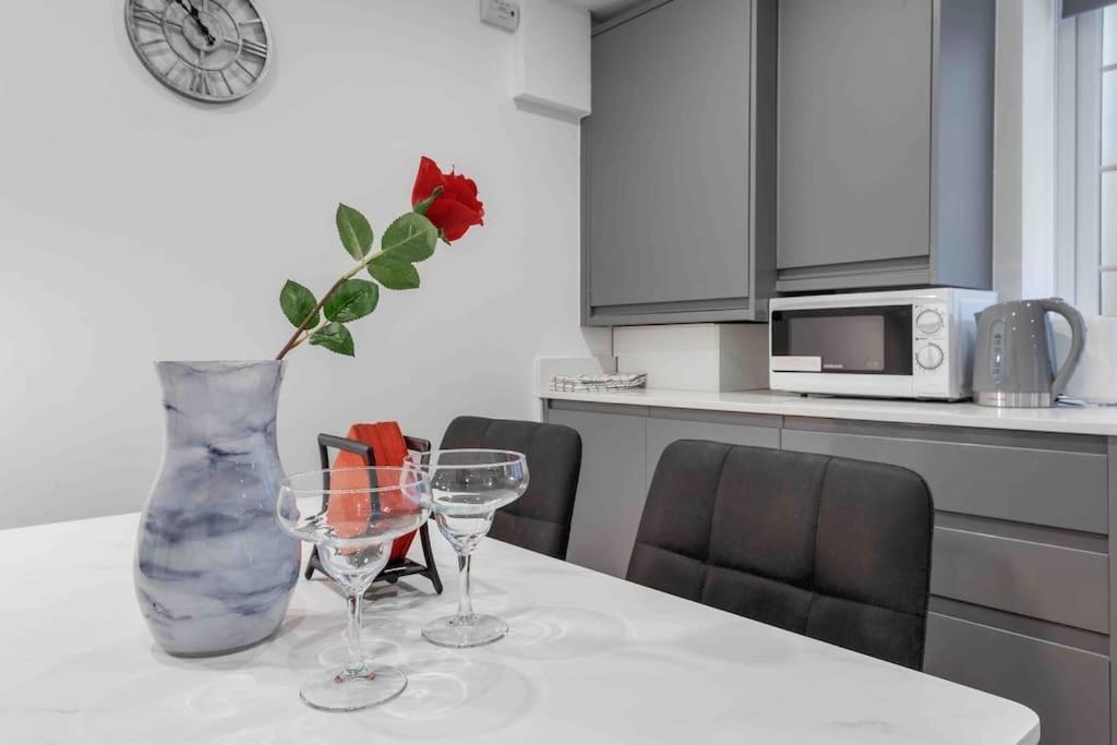 Holiday Home Sleep 8 Central London 9Elms Dış mekan fotoğraf