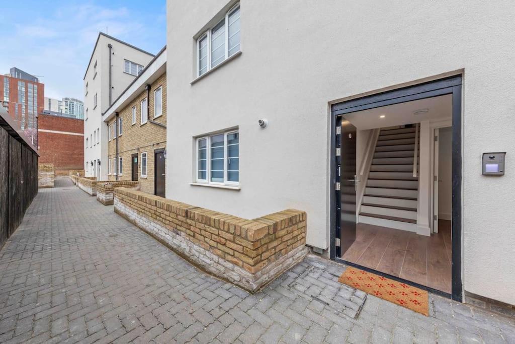Holiday Home Sleep 8 Central London 9Elms Dış mekan fotoğraf