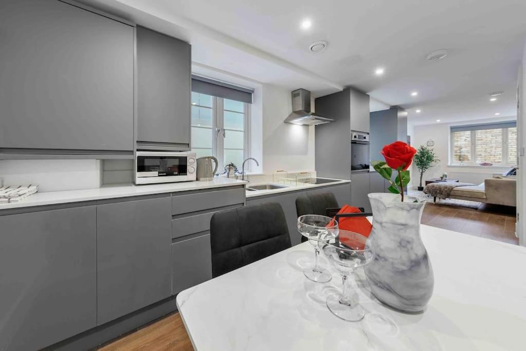 Holiday Home Sleep 8 Central London 9Elms Dış mekan fotoğraf