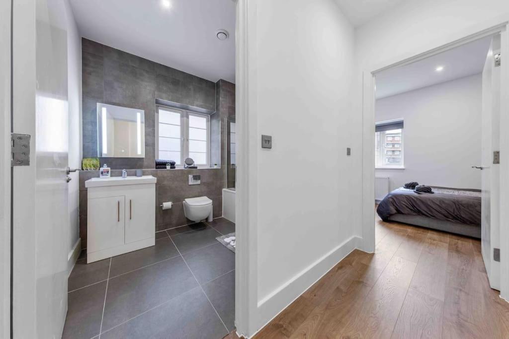 Holiday Home Sleep 8 Central London 9Elms Dış mekan fotoğraf