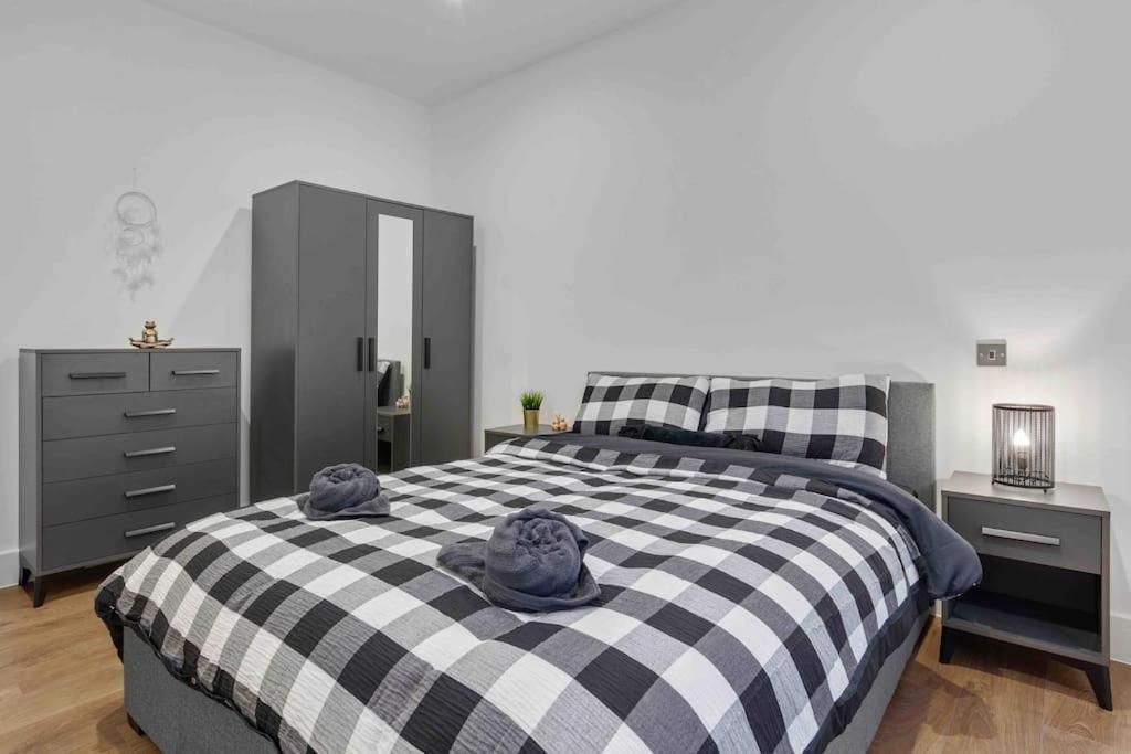 Holiday Home Sleep 8 Central London 9Elms Dış mekan fotoğraf