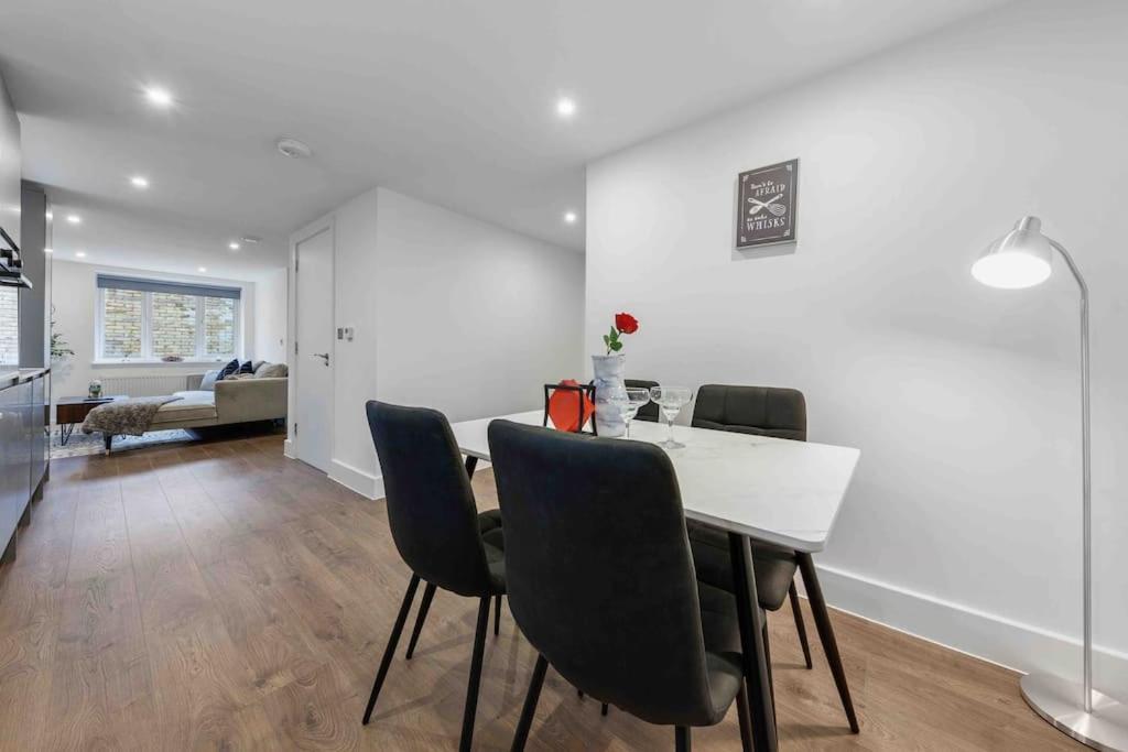 Holiday Home Sleep 8 Central London 9Elms Dış mekan fotoğraf